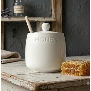 BUSHWICK KITCHEN Ceramic Honeypot Jar with Lid & Wooden Dipper White 14 oz NEW!